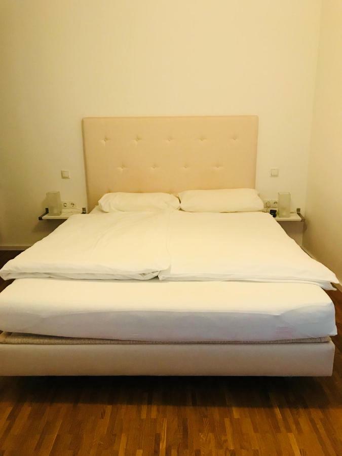 Modernes Apartment - Neustadt/Weinstrasse Stadt Neustadt an der Weinstraße Buitenkant foto